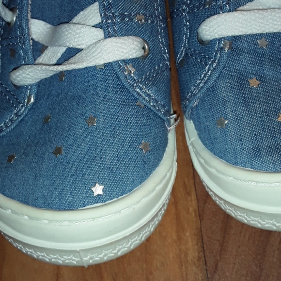 Sneakers. - Picture 5 of 7